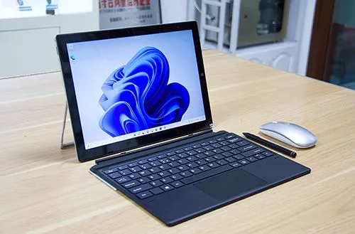 Tablet PC s klávesnicou